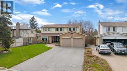 68 BURLING PLACE Newmarket (Huron Heights-Leslie Valley), ON L3Y 5W4