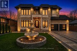 176 RUMBLE AVENUE Richmond Hill, ON L4C 4G4