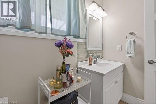62 Palmer Road, Hamilton, ON - Indoor Photo Showing Bathroom