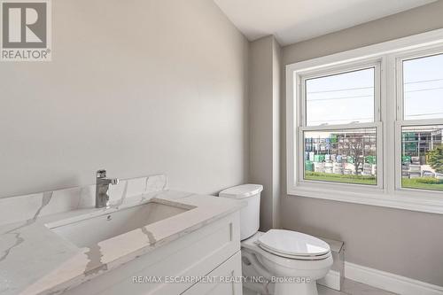 267 Vansitmart Avenue, Hamilton, ON - Indoor Photo Showing Bathroom