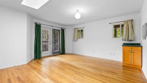 4484 3 Highway, Arrow Creek, BC - Indoor Photo Showing Other Room