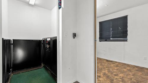 4484 3 Highway, Arrow Creek, BC - Indoor Photo Showing Other Room