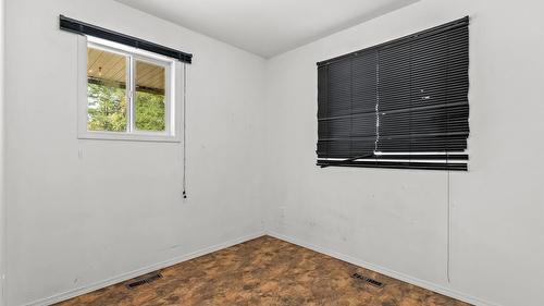 4484 3 Highway, Arrow Creek, BC - Indoor Photo Showing Other Room