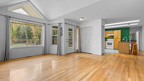 4484 3 Highway, Arrow Creek, BC - Indoor