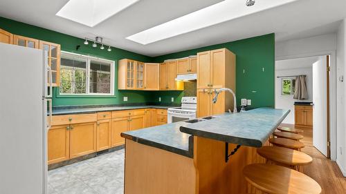 4484 3 Highway, Arrow Creek, BC - Indoor Photo Showing Kitchen With Double Sink