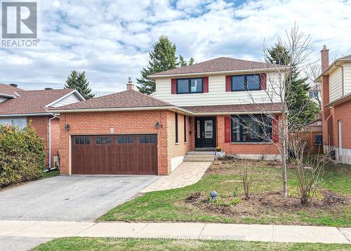 8 CARMICHAEL COURT  Orillia, ON L3V 7R6