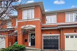 135 GATESPARK PRIVATE  Ottawa, ON K2T 1L1