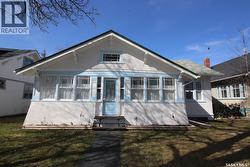 671 2nd STREET E Shaunavon, SK S0N 2M0