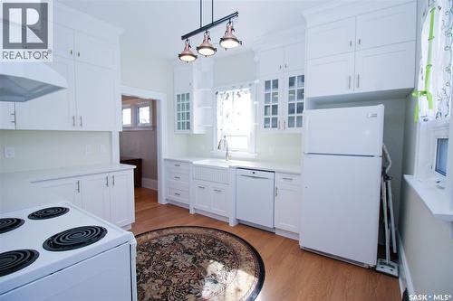 671 2Nd Street E, Shaunavon, SK - Indoor Photo Showing Kitchen