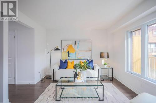 4 - 11 PLAISANCE ROAD  Richmond Hill, ON L4C 5H1