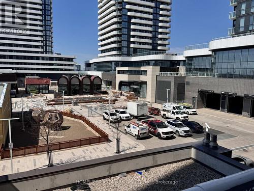 301 - 28 Interchange Way, Vaughan, ON - Outdoor