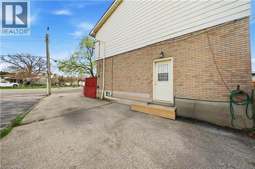 116 Gainsborough Road, Hamilton, ON - Outdoor With Exterior