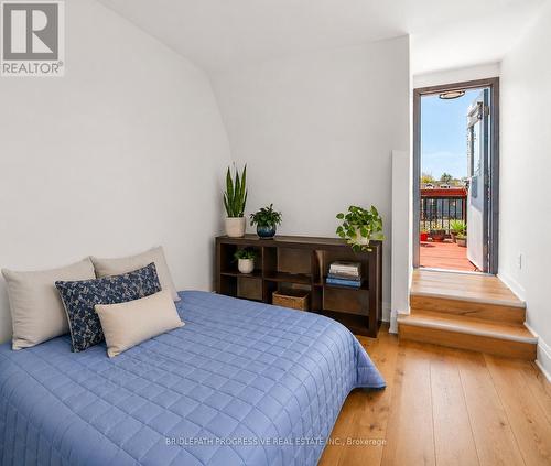 332 Delaware Avenue, Toronto, ON - Indoor Photo Showing Bedroom