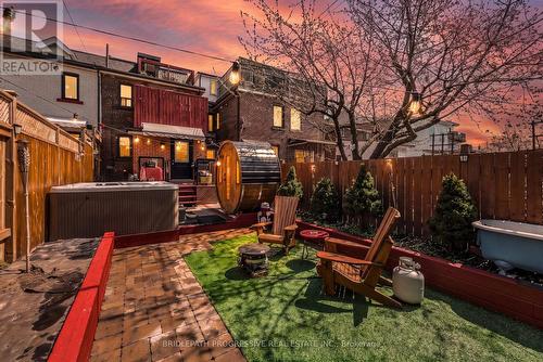 332 Delaware Avenue, Toronto, ON - Outdoor