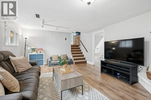 522 Glendene Crescent, Waterloo, ON - Indoor Photo Showing Living Room