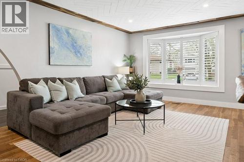 522 Glendene Crescent, Waterloo, ON - Indoor Photo Showing Living Room