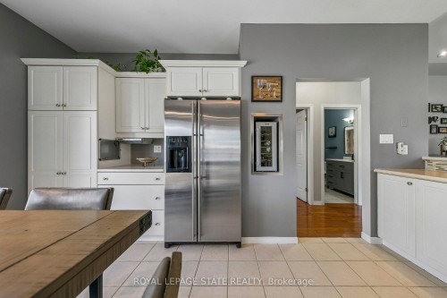55 Chesley Street, Hamilton, ON - Indoor Photo Showing Kitchen