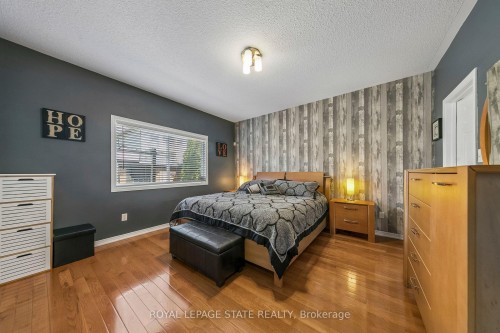 55 Chesley Street, Hamilton, ON - Indoor Photo Showing Bedroom
