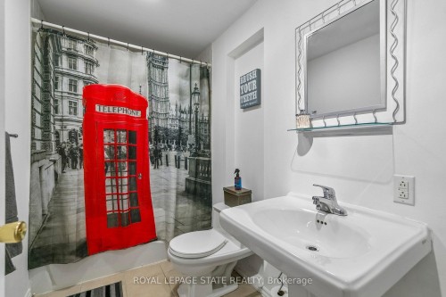55 Chesley Street, Hamilton, ON - Indoor Photo Showing Bathroom