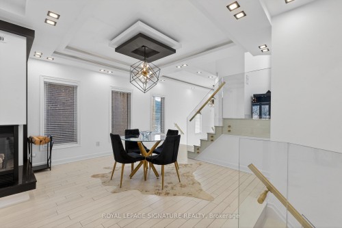 4637 James Austin Drive, Mississauga, ON - Indoor Photo Showing Dining Room