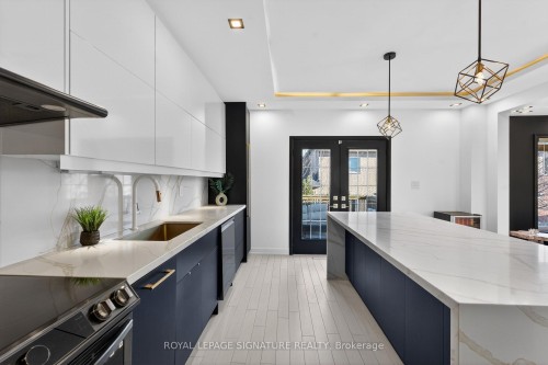 4637 James Austin Drive, Mississauga, ON - Indoor Photo Showing Kitchen