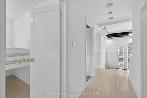 4637 James Austin Drive, Mississauga, ON - Indoor