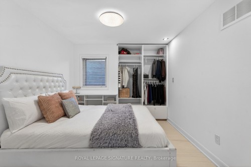 4637 James Austin Drive, Mississauga, ON - Indoor Photo Showing Bedroom