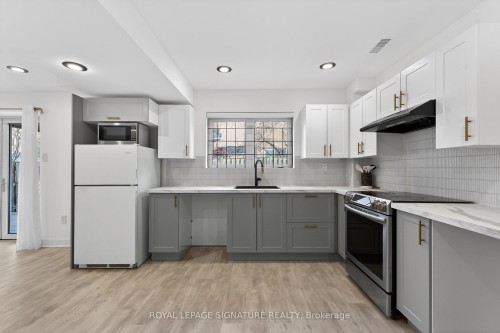 4637 James Austin Drive, Mississauga, ON - Indoor Photo Showing Kitchen