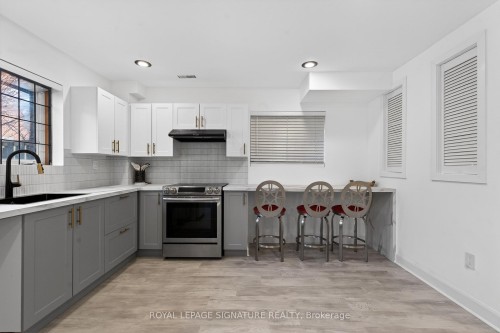 4637 James Austin Drive, Mississauga, ON - Indoor Photo Showing Kitchen
