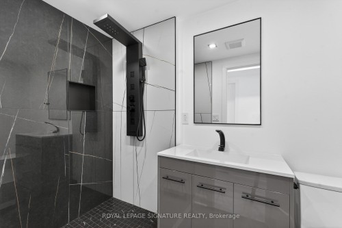 4637 James Austin Drive, Mississauga, ON - Indoor Photo Showing Bathroom
