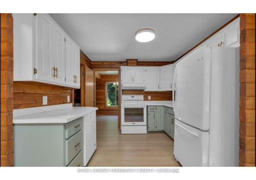 2668 Mcdonald Road, Springwater, ON - Indoor Photo Showing Kitchen