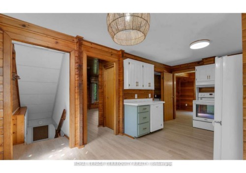 2668 Mcdonald Road, Springwater, ON - Indoor Photo Showing Kitchen