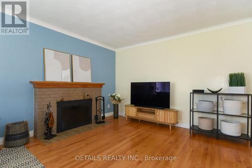 1222 Field Street, Ottawa, ON - Indoor Photo Showing Living Room With Fireplace