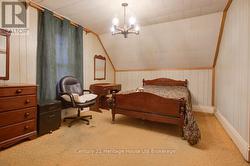 Bedroom 1 - 