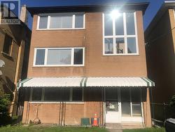 2 - 25 GLENSIDE AVENUE Toronto, ON M4L 2T6