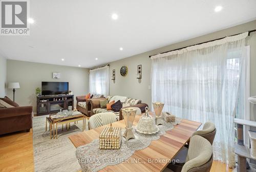 922 Hepburn Road, Milton, ON - Indoor