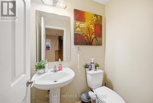 922 Hepburn Road, Milton, ON - Indoor Photo Showing Bathroom