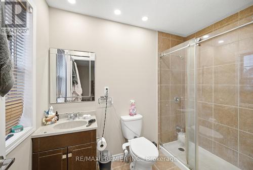 922 Hepburn Road, Milton, ON - Indoor Photo Showing Bathroom