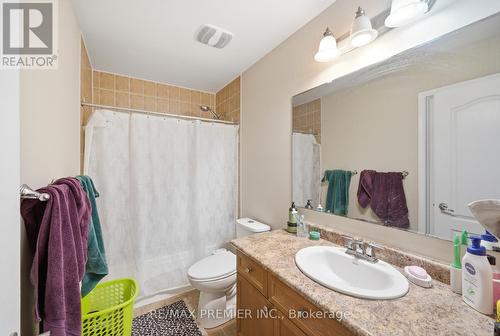 922 Hepburn Road, Milton, ON - Indoor Photo Showing Bathroom