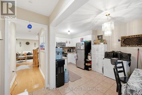 922 Hepburn Road, Milton, ON - Indoor Photo Showing Kitchen