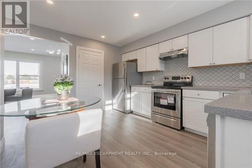 58 Sandalwood Avenue, Hamilton, ON - Indoor Photo Showing Kitchen