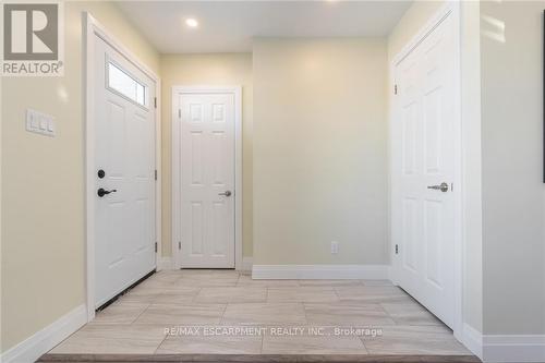 58 Sandalwood Avenue, Hamilton, ON - Indoor Photo Showing Other Room