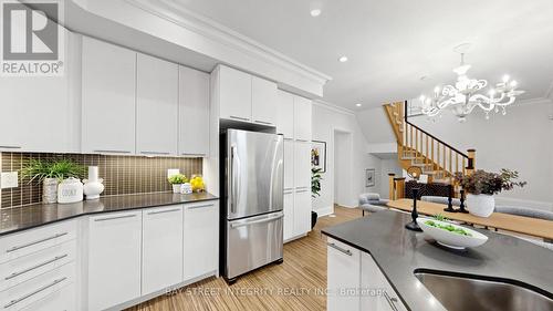 Th36 - 9 Oakburn Crescent, Toronto, ON - Indoor Photo Showing Kitchen