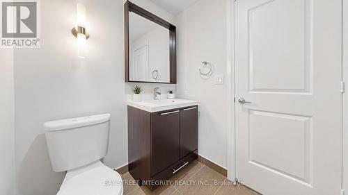 Th36 - 9 Oakburn Crescent, Toronto, ON - Indoor Photo Showing Bathroom