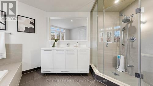 Th36 - 9 Oakburn Crescent, Toronto, ON - Indoor Photo Showing Bathroom