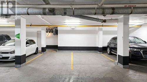 Th36 - 9 Oakburn Crescent, Toronto, ON - Indoor Photo Showing Garage
