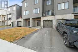 #57 - Newer 3 level townhouse with balcony - 