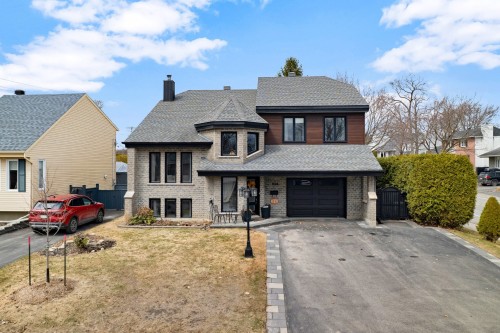 858 Rue des Bouleaux  Saint-Eustache, QC J7R 6E2
