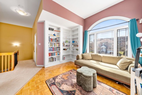 Bibliothèque - 259 Rue Mirabel, Dollard-Des-Ormeaux, QC - Indoor Photo Showing Living Room
