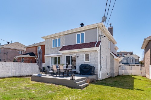 Cour - 259 Rue Mirabel, Dollard-Des-Ormeaux, QC - Outdoor With Deck Patio Veranda With Exterior
